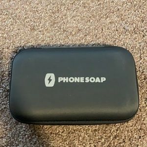 Electronic phone cleaner